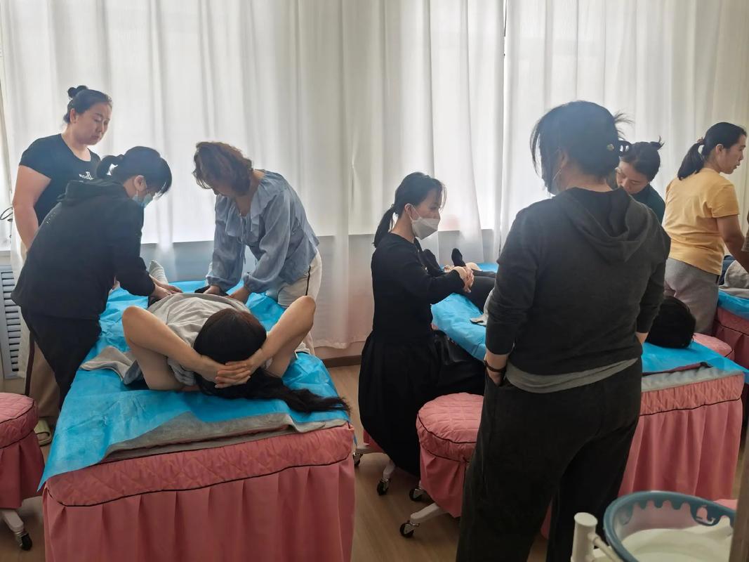 阿榮旗韻味媽媽高級無痛經(jīng)絡催乳師培訓班開班 掌握一技之長的理想選擇